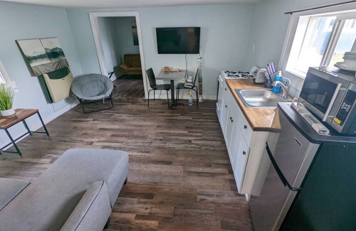 North Star Cabaña | #5 - Walkable cottage near restaurants and trails.