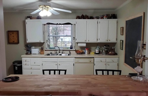 Greensboro Casa | 5+ Years Hosting 4.9-Star Rated Now Welcoming Guests on VRBO!