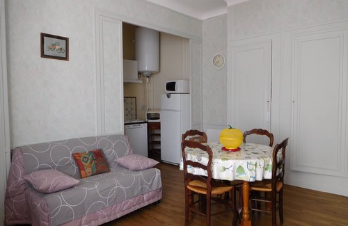 La Bourboule Apartamento | - 50% / 3ª semana. TURISMO DE MUEBLES FRENTE A LOS GRANDES BAÑOS.