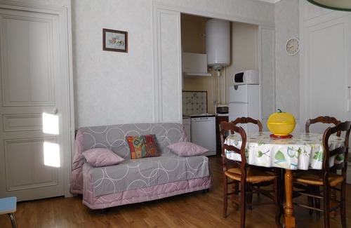 La Bourboule Apartamento | - 50% / 3ª semana. TURISMO DE MUEBLES FRENTE A LOS GRANDES BAÑOS.