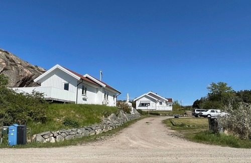 Kungshamn Cabaña | Cabaña bien equipada de 50 m2 cerca del mar, el canal de Soten y una reserva natural única.