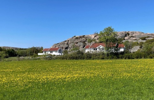 Kungshamn Cabaña | Cabaña bien equipada de 50 m2 cerca del mar, el canal de Soten y una reserva natural única.