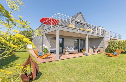 Clohars-Carnoet Casa | 50 meters from the beach! Lovely view for this exceptional villa.