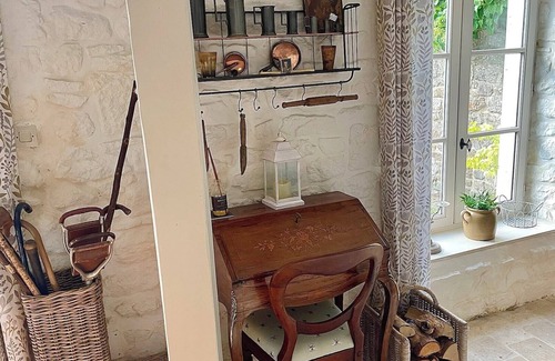 Dinan Agglomeration Cabaña | 50 metres from the quay - a rare gem in the heart of Dinan harbour - parking lot