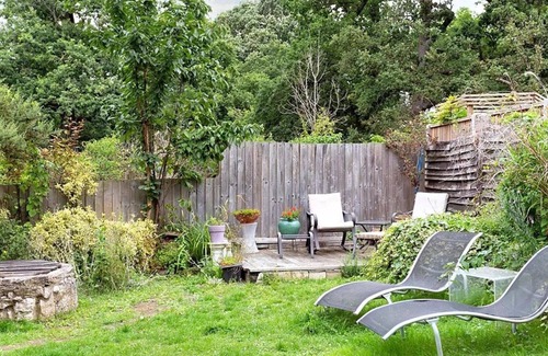 Maidstone Cabaña | 500 yr old Cottage with historic park at the gate