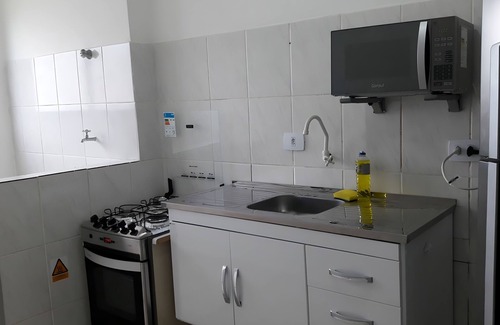 Enseada Apartamento | 500m da Praia, BIWA Edifício com Piscina, 1garagem, WI-FI, Portaria 24hs, churrasqueira, playground, jardim, Centro do Guarujá, SP