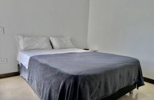 El Castillo Apartamento | 502 El Poblado: Beautiful & ample space for families
