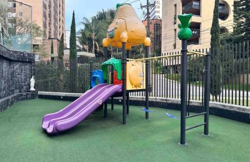 El Castillo Apartamento | 502 El Poblado: Beautiful & ample space for families