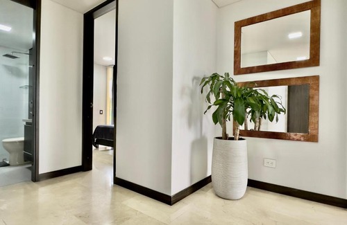 El Castillo Apartamento | 502 in El Poblado hills modern & spacious