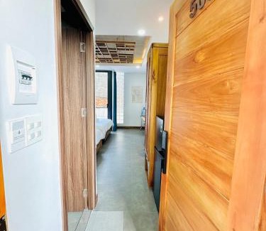 Ninh Kieu Apartamento | 505MSNK Luxe Twin Studio I Balcony & Kitchen