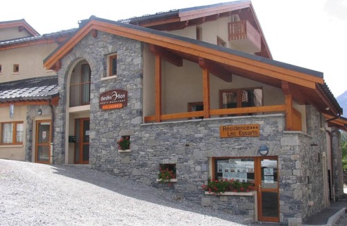 Lanslevillard Apartamento | 100m del centro estación, vista montaña, balcón, parking, tv, local para esquís, 35m², Val Cenis