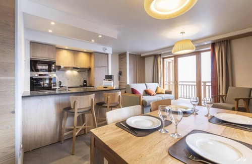 Lanslevillard Apartamento | 150m del centro estación, fitness, piscina, sauna, hammam, balcón, tv, local para esquís, 45m²