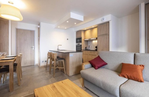 Lanslevillard Apartamento | 150m del centro estación, fitness, piscina, sauna, hammam, balcón, tv, local para esquís, 45m²