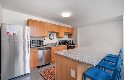 Otterbien Home Apartamento | 5103 Peters · New Industrial Loft on Lebanon Bike Trail !!