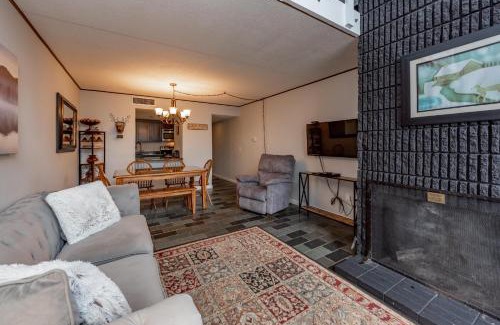 Thayerville Casa | 510G Two Bedroom One Bath