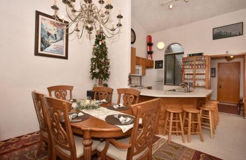 Hidden Valley Casa | 5123 Summit View Court