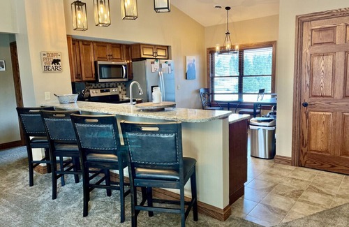 Hidden Valley Condominio | 5148 Summit Drive, Hidden Valley