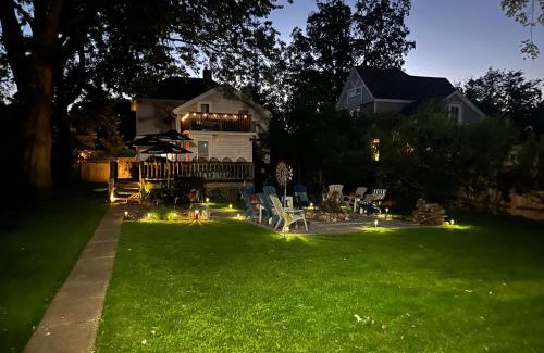 Lake Geneva Casa | 515Escape - Near downtown, private backyard, firepit, bbq, fun!