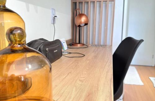 Se Apartamento | 52 Studio Liberdade SP 300 m Metro Japao acomoda até 03 pessoas