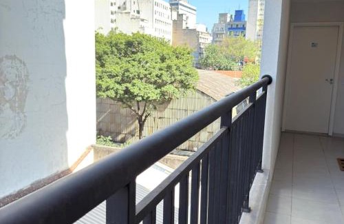 Se Apartamento | 52 Studio Liberdade SP 300 m Metro Japao acomoda até 03 pessoas