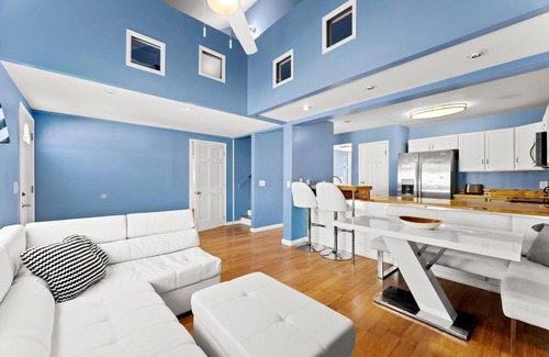 Biltmore Beach Casa | 5218 Beach Dr C