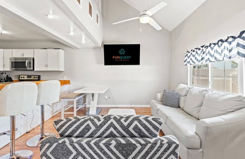 Biltmore Beach Casa | 5218 Beach Dr C