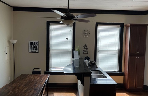 Fuquay-Varina Apartamento | 523 B - Downtown Apartment Historic Hotel