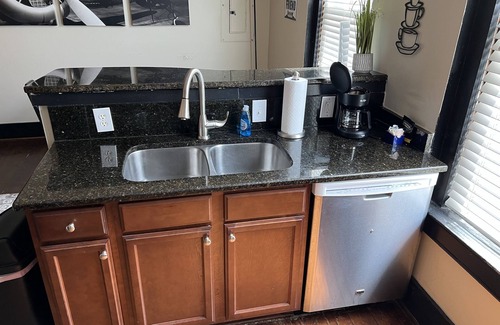 Fuquay-Varina Apartamento | 523 B - Downtown Apartment Historic Hotel