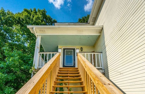 Huntsville Casa | 529 Farmingdale Rd SE MTR · 〚Treehouse Cottage〛- Storybook 3 Bedroom Home!