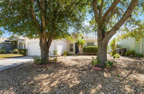 Sunset Ridge Casa | 53 Pool Home Located In Sunset Ridge Community!