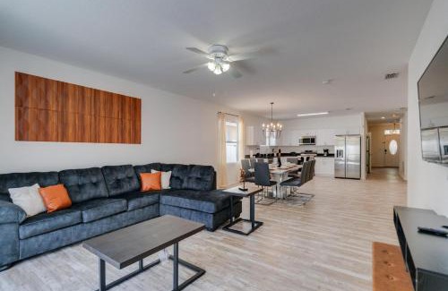Sunset Ridge Casa | 53 Pool Home Located In Sunset Ridge Community!