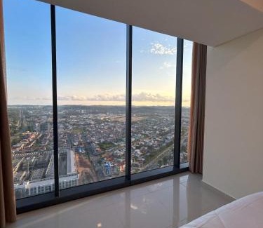 Batam Apartamento | 53rd Floor, 2 BR, Netflix, Apt with view by SKY