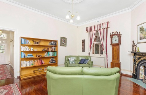 Bayswater Casa | 54 Heritage Character and Charm Huge Bayswater Family Home