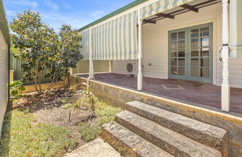 Bayswater Casa | 54 Heritage Character and Charm Huge Bayswater Family Home