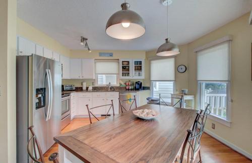 Pelican Bay Casa | 54 Pelican Bay by AvantStay Steps from Beach Community Pool