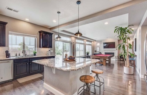 Gateway Casa | 5400sqft 6BR 5.5BA Office, Theater, Game Room / 10min to DIA & Downtown