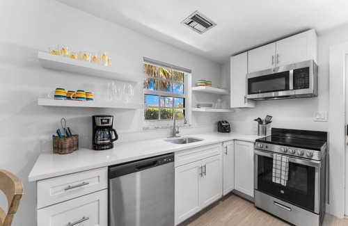 Naples Park Apartamento | 541 SeaScape Cottage · Walk2Beach
