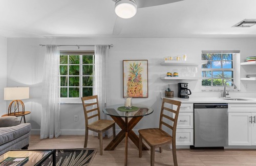 Naples Park Apartamento | 541 SeaScape Cottage · Walk2Beach