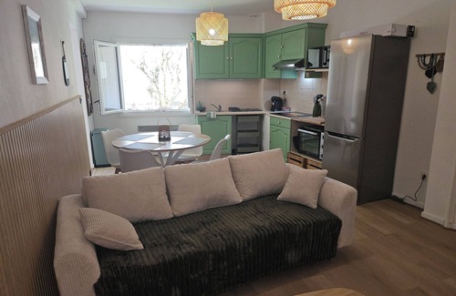 Saint-Cannat Apartamento | 54m² cocooning apartment in the center of St Cannat