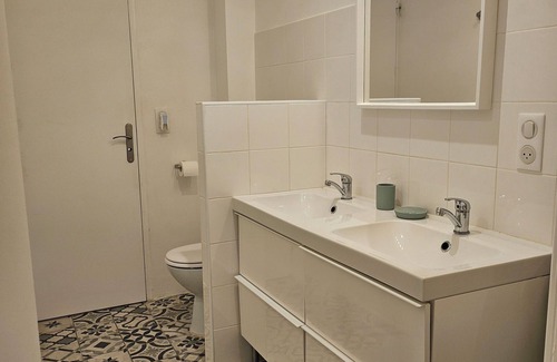 Saint-Cannat Apartamento | 54m² cocooning apartment in the center of St Cannat