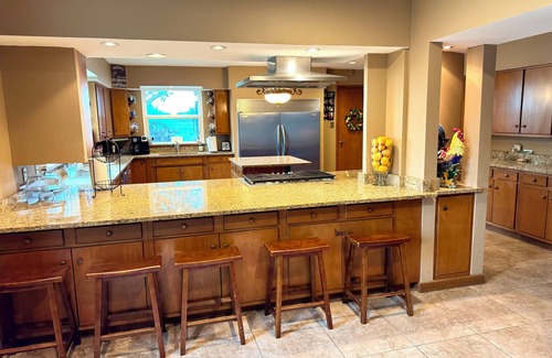 Weston Casa | 55 Acre Ranch casa con un estanque lleno de 20 acres!