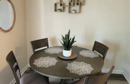 Odenton Apartamento | 55 Roku TVs***2-King Beds***9mi Airport***3mi Base
