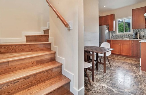 Riley Park-Little Mountain Casa | 5536 N · Peaceful 1Bedroom+1Bathroom Laneway House