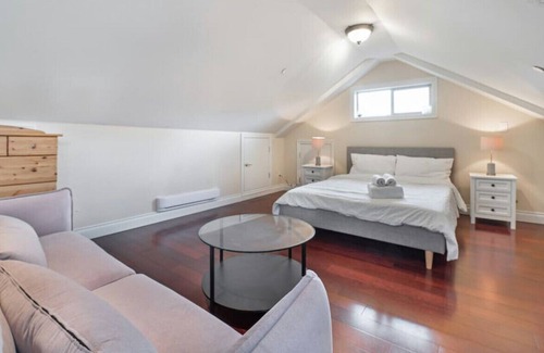 Riley Park-Little Mountain Casa | 5536 N · Peaceful 1Bedroom+1Bathroom Laneway House