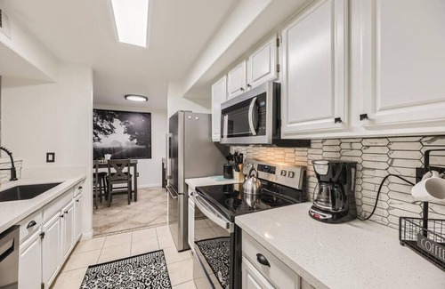 Silverado Ranch Condominio | 555 E Silverado Ranch #1158