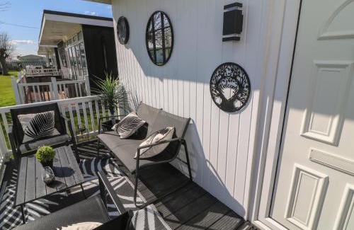 Chapel Saint Leonards Casa | 56 Cherry Park Chalet