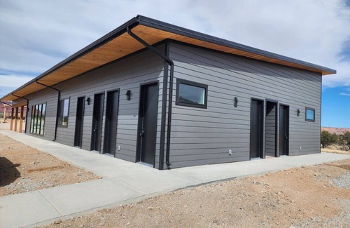 Teasdale Cabina | #56 Star-Gazing A-frame cabin-2 double beds, pet friendly, bathroom at bathhouse