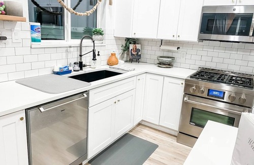 Bridle Trails Casa | 5645 116th Ave NE Kirkland Whole House · Family & Group Paradise Kirkland/Bridal