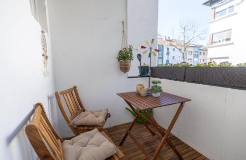 Wiemelhausen Apartamento | 56qm Erdgeschoss-Wohnung zentral in Bochum Ehrenfeld mit Balkon - Friederika II