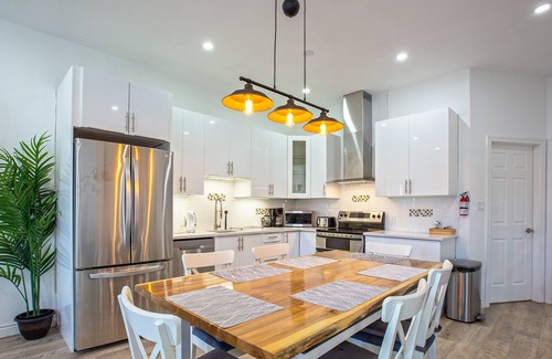 Cote-Saint-Paul Apartamento | 5705-Modern 2 BD / fully equipped, near DT MTL
